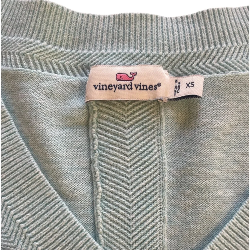 Vineyard Vines Turquoise baby blue V neck fitted sweater, XS - Picture 5 of 9